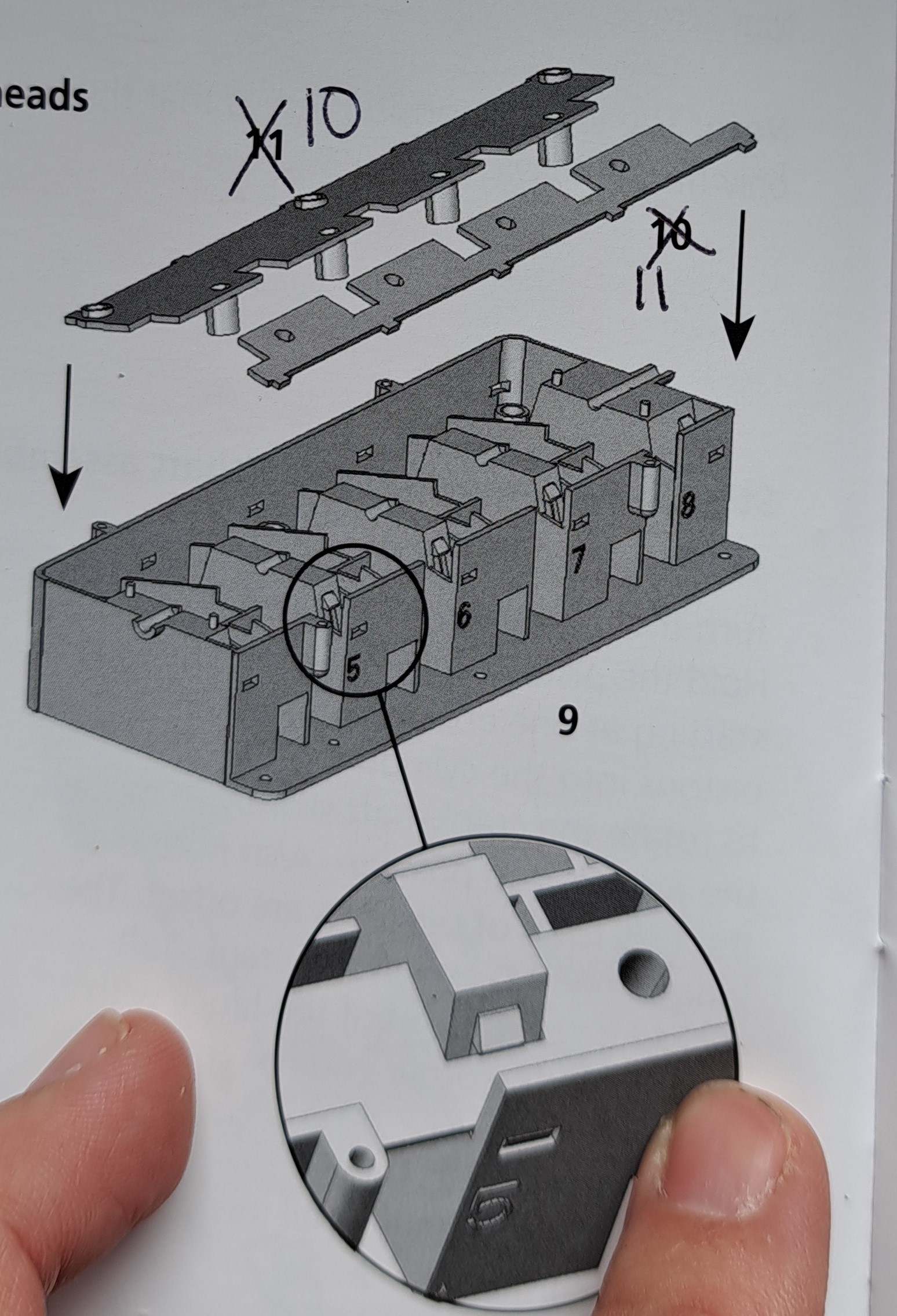 Parts 10 and 11 mislabelled on Side A